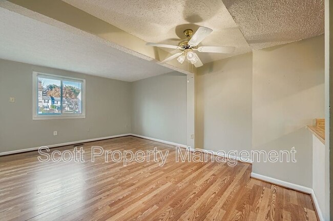 Building Photo - 128 Long Meadow Ct