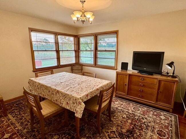 Building Photo - 3 bedroom Home, Buchanan, Country Setting