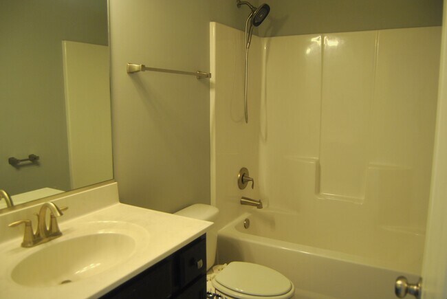 Building Photo - 5797 Highland Grove Dr