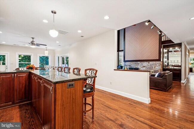 Building Photo - 9454 Newbridge Dr