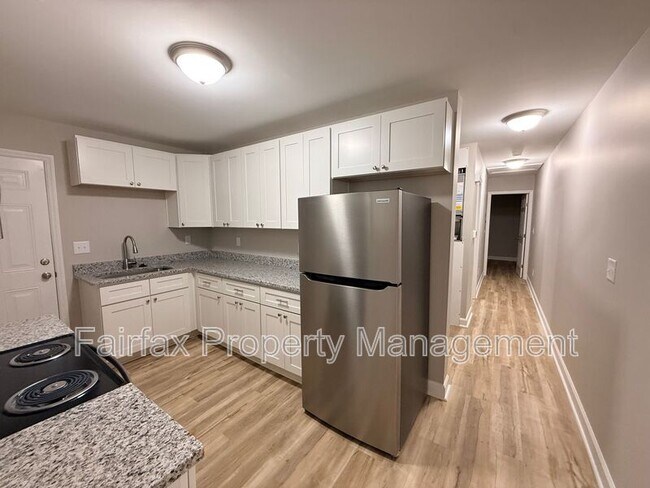 Building Photo - 2416 Owen St