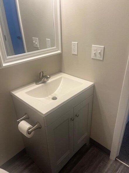 Building Photo - 310 Admiral Ave