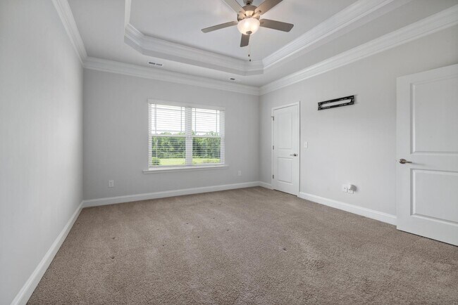 Building Photo - 55 Bushel Basket Dr