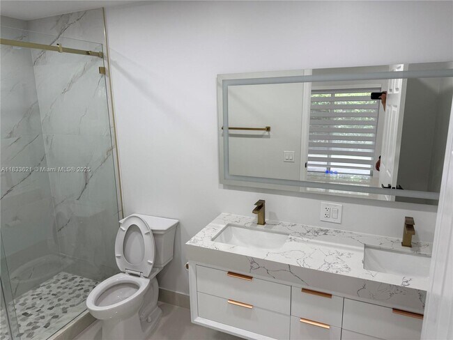 Building Photo - 1560 Canary Island Dr