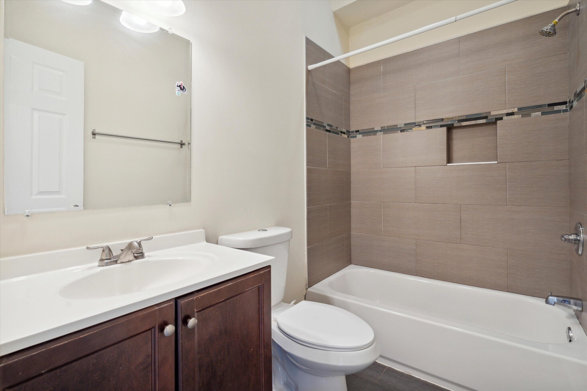 Building Photo - 1832 W Montgomery Ave