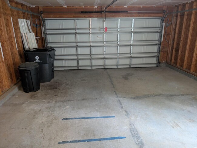 Building Photo - 148 Junco Cir