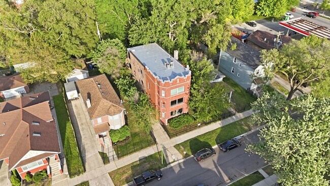 Building Photo - 7435 S Euclid Ave