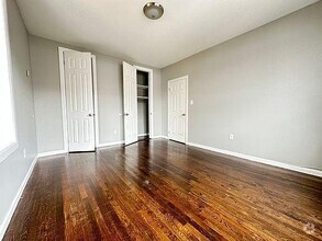 Building Photo - 1 bedroom in BRONX NY 10463