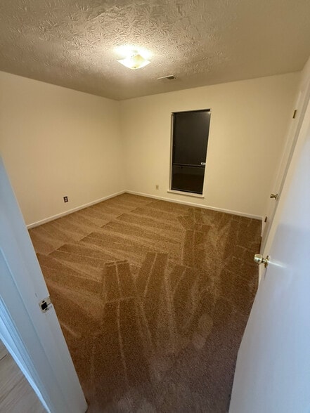 Building Photo - 1060 Park Forest Dr NW