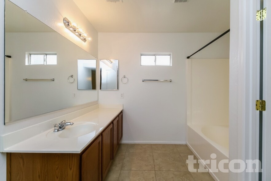 Building Photo - 3153 E Bagdad Rd