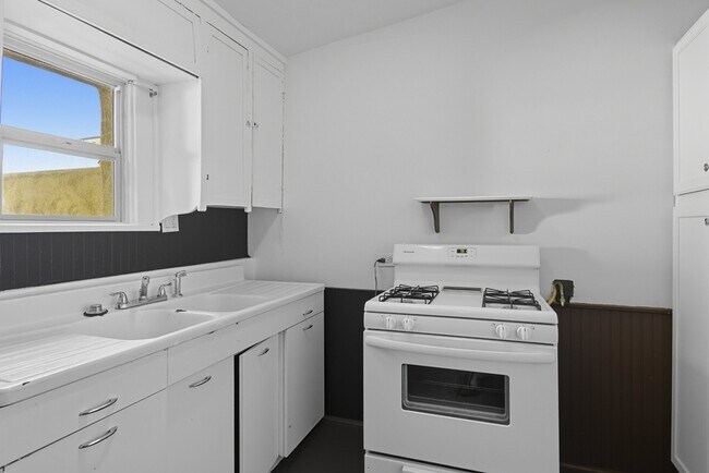 Building Photo - 839 S 8th Ave