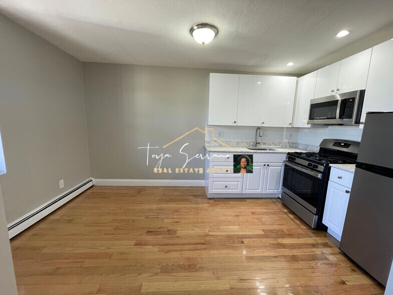 Building Photo - 67 Shawmut St