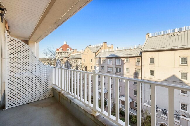 Building Photo - 207 Shearwater Ct W