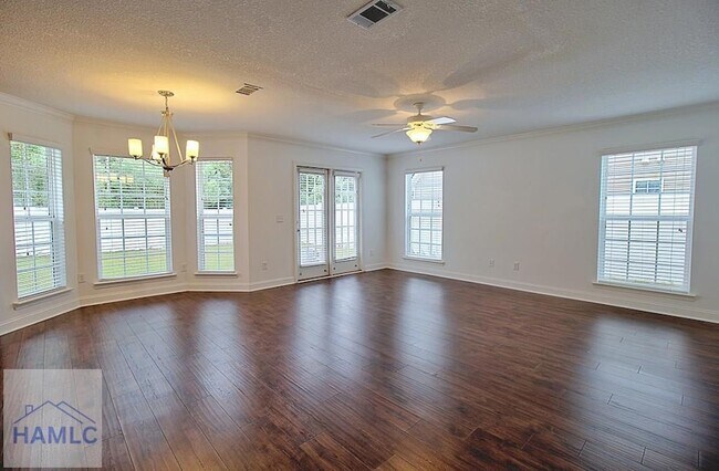 Building Photo - 188 Grandview Dr