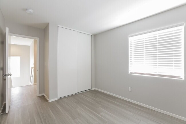 Building Photo - 996 Pleasant Run Ct