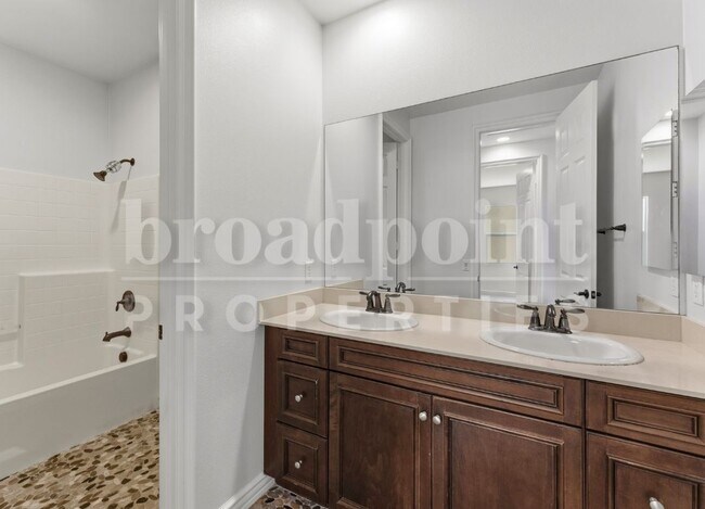Building Photo - 1672 N Las Flores Dr