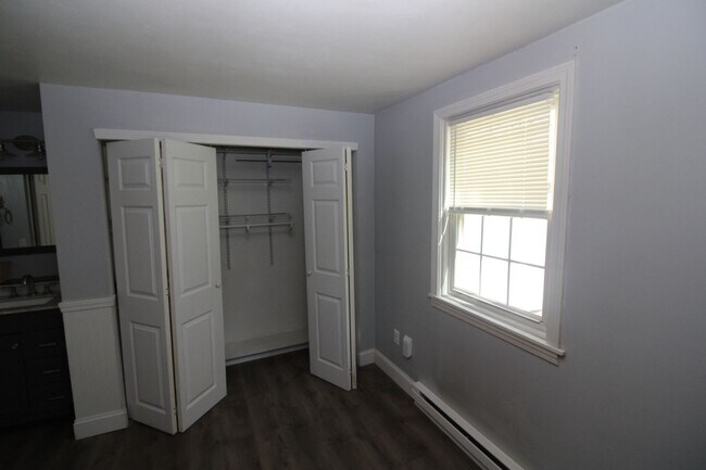 Building Photo - 1 BR/1BA Condo Available- Cricket Brook (D...