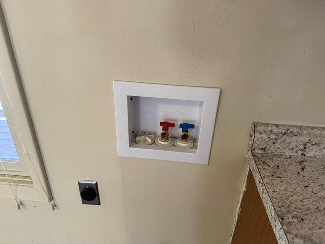 Building Photo - 0 N Womack St