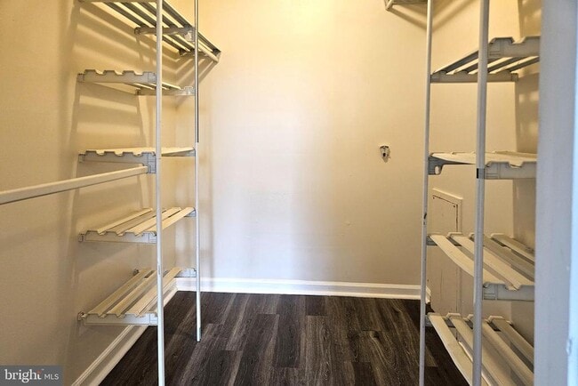 Building Photo - 9639 White Acre Rd