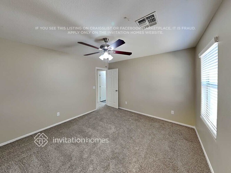 Building Photo - 30546 N Honeysuckle Dr