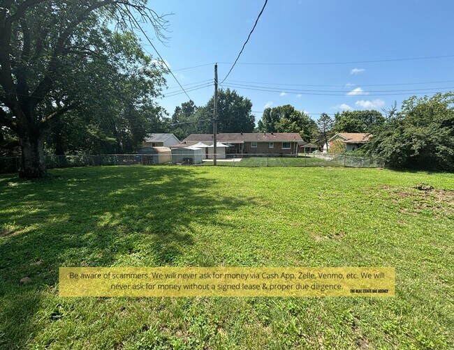 Building Photo - 1118 Soria St