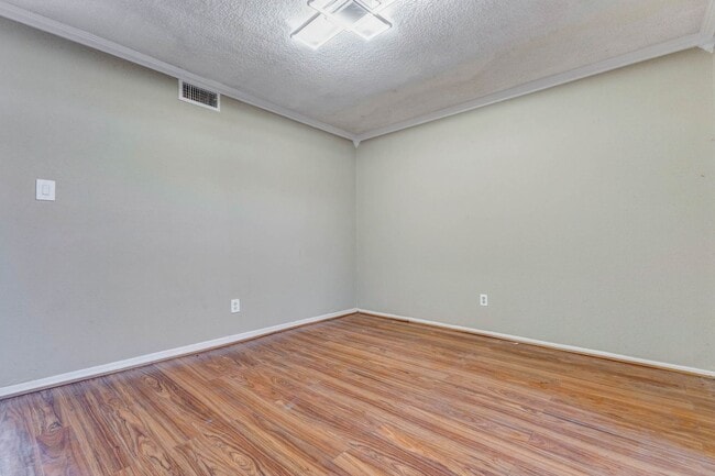 Building Photo - 7140 S Dairy Ashford Rd