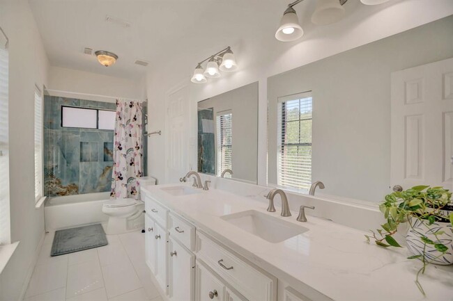 Building Photo - 301 Winding Oak Ln S