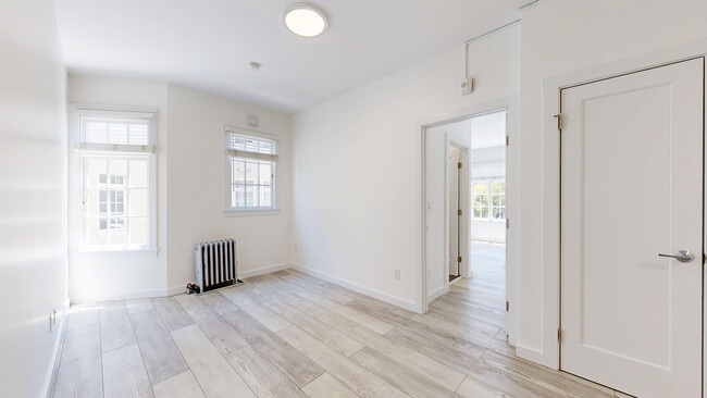 Building Photo - 936 Hayes St