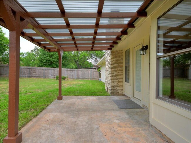 Building Photo - 413 Arrow Head