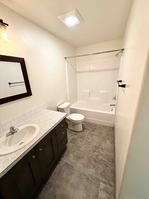 Building Photo - 1048 Enterprise Dr