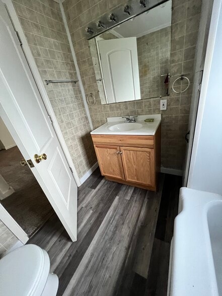 Building Photo - 481 2nd St