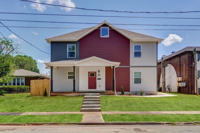 Building Photo - 509 E Madison St