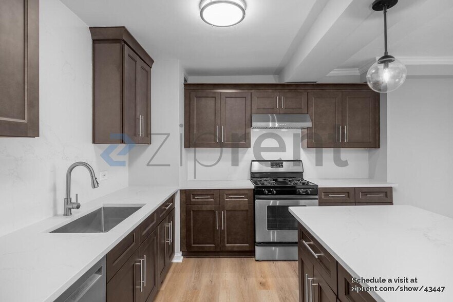 Building Photo - 620 Peachtree St NE