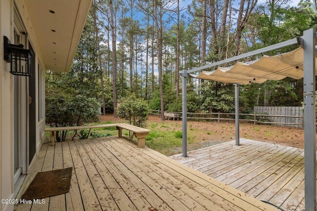 Building Photo - 185 Pine Ridge Dr