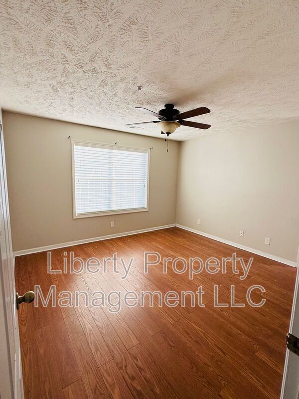 Building Photo - 274 Waterdown Dr