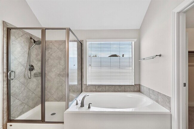 Building Photo - Summer Cloud Lane, Pearland, TX 77584 - 4 BR 2.5 BA single-family home