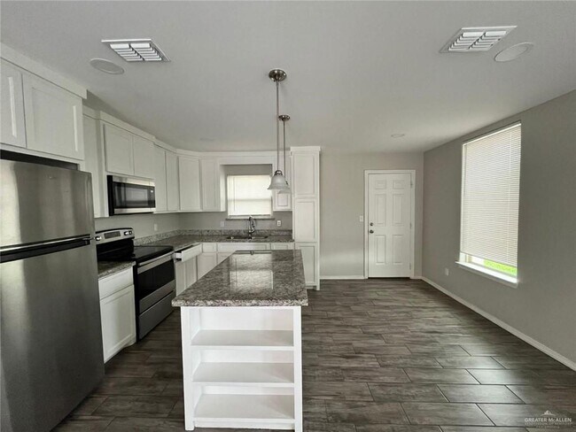 Building Photo - 1413 Alta Vista Dr