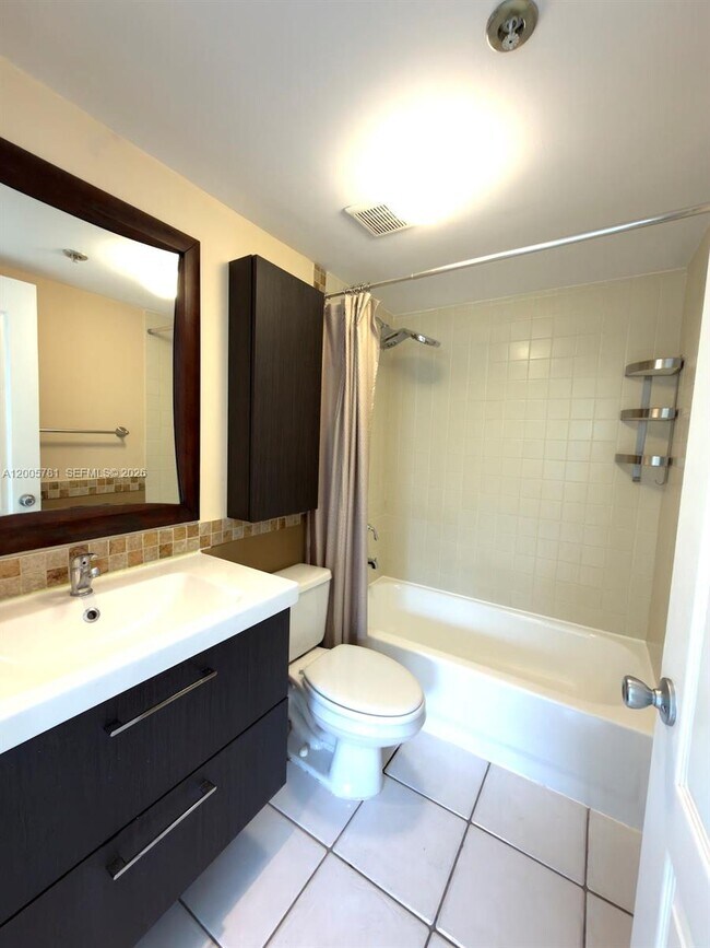 Building Photo - 3052 SW 27th Ave