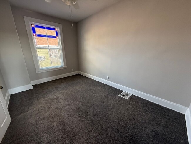 Building Photo - 112 W Nixon St