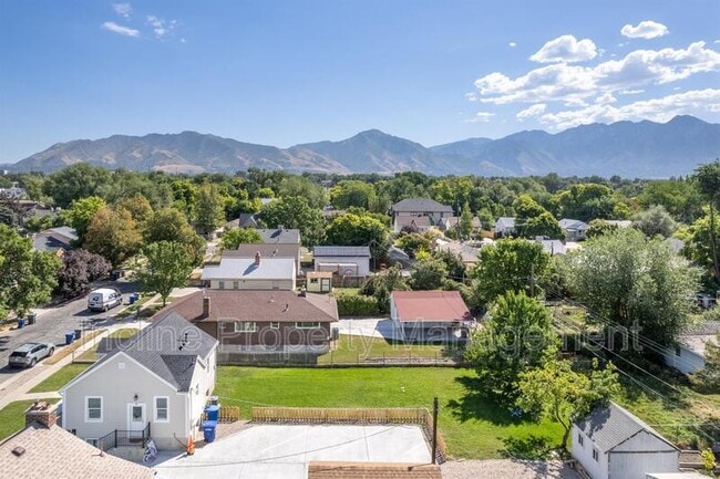 Building Photo - 758 Loveland Ave