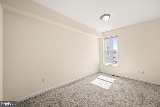 Building Photo - 1240 S 45th St