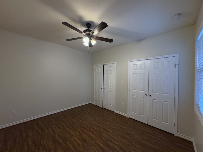 Building Photo - 1601 Lenert Cir