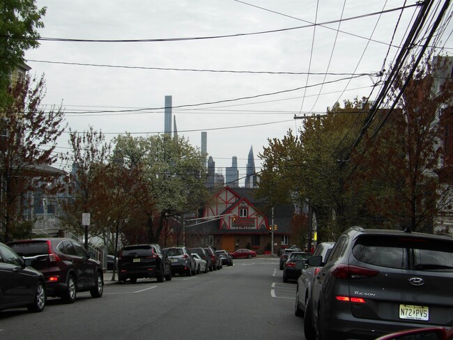 Building Photo - 26 47th St