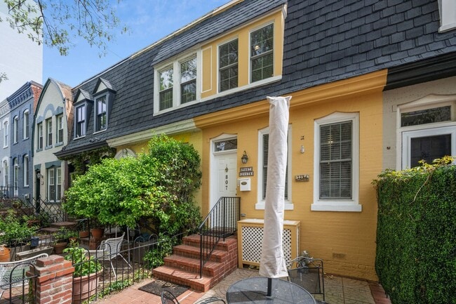 Building Photo - Charming 2 Bedroom in Foggy Bottom