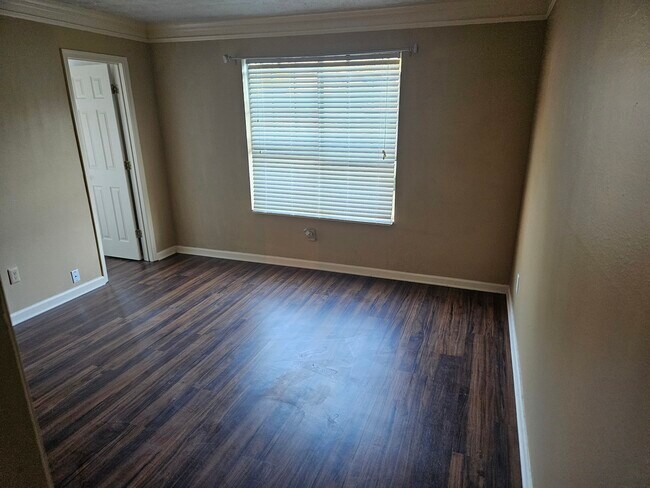 Building Photo - 3835 Conley Downs Dr