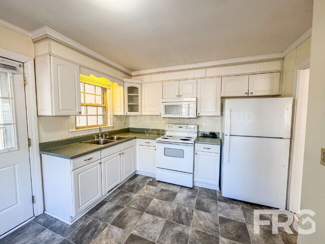 Building Photo - 2501 Jefferson Dr