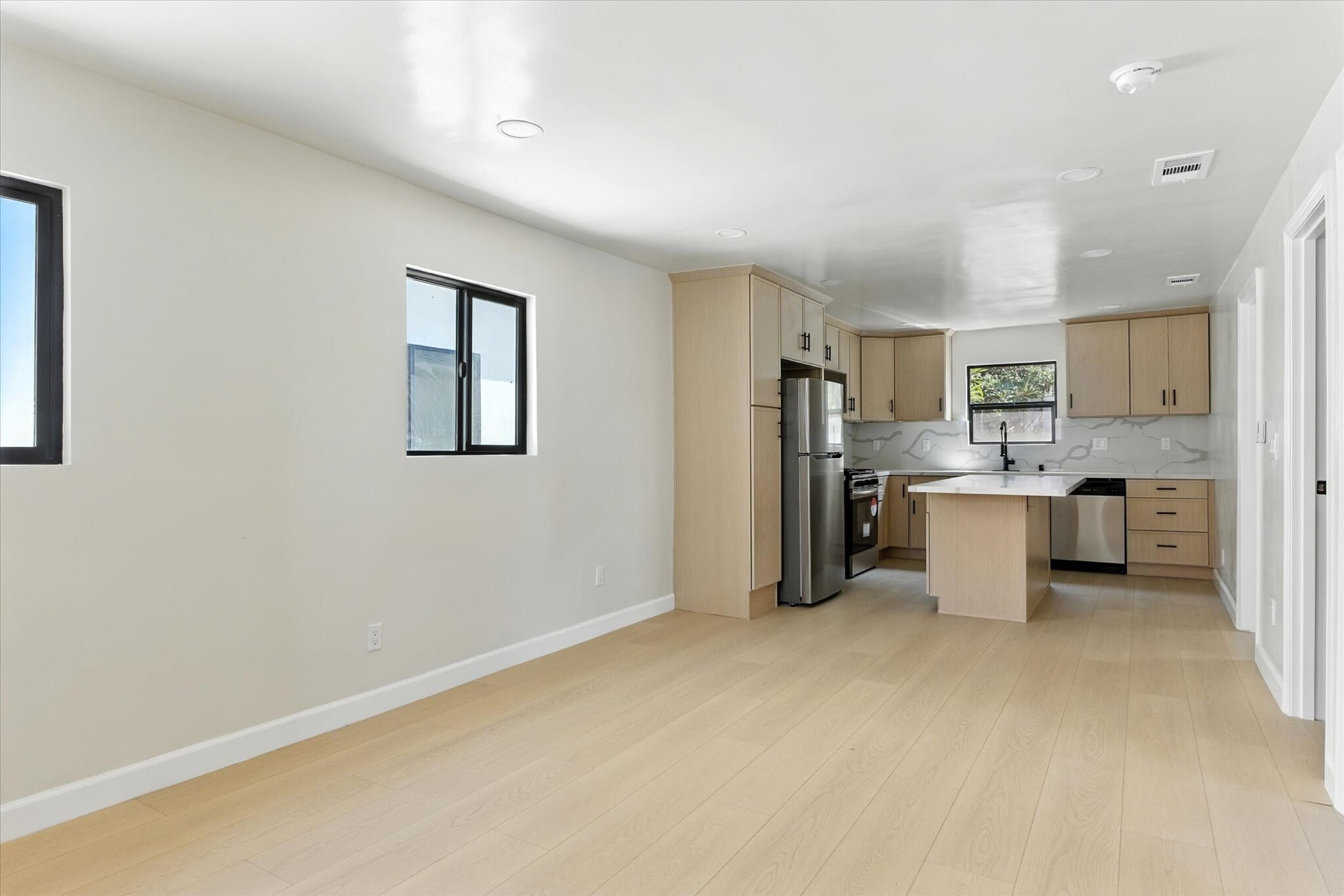Building Photo - 1170 N Wilton Pl