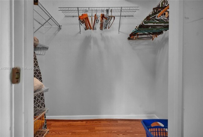 Building Photo - 8941 S Hollybrook Blvd