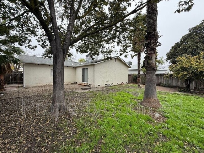 Building Photo - 6138 Greenfield Ln