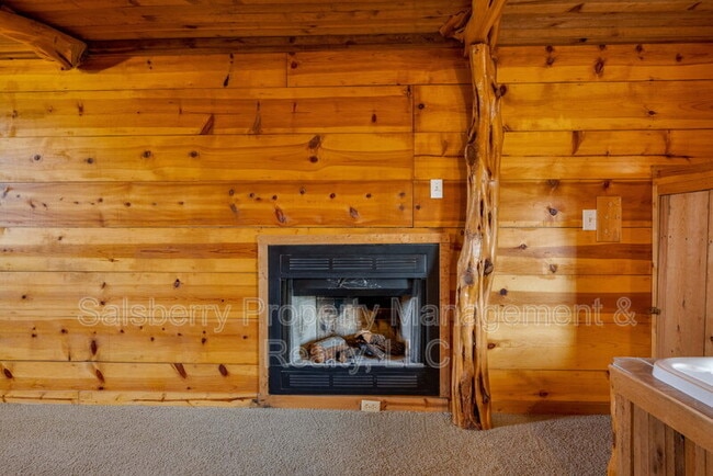 Building Photo - 7584 Ben Day Murrin Rd